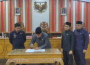 DPRD BU serahkan Rekomendasi LKPJ Kepada Bupati Bengkulu Utara