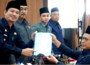 Raperda LKPJ APBD 2024 Disahkan Jadi Perda Setelah Disetujui Tujuh Fraksi